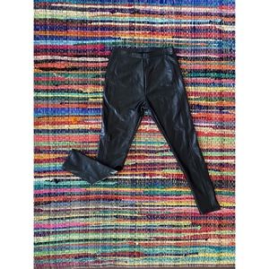Faux leather pointe legging